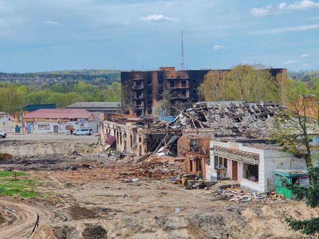 Знищений російськими загарбниками Тростянець (2 травня 2022)