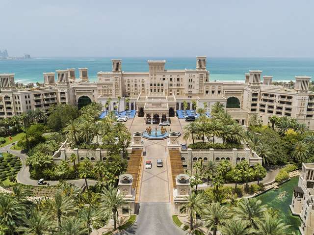 Готель Jumeirah Al Qasr