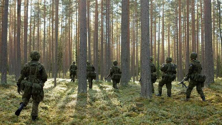 15 тисяч естонських військовослужбовців приведені у повну бойову готовність