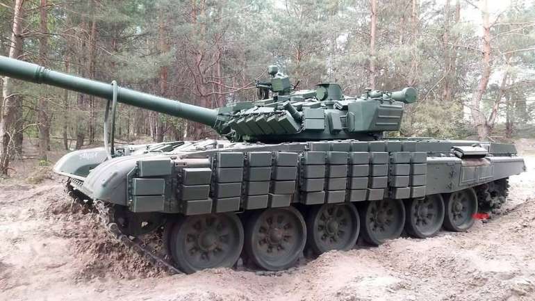 Танк Т-72М1R з динамічним захистом в Україні