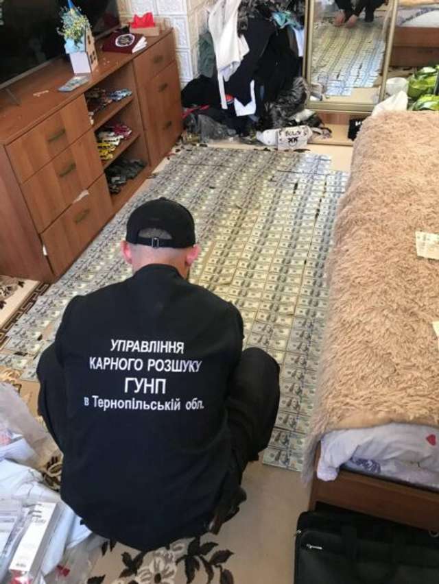 На Тернопільщині судять двох волонтерів, яких звинувачують у привласненні мільйонів_1