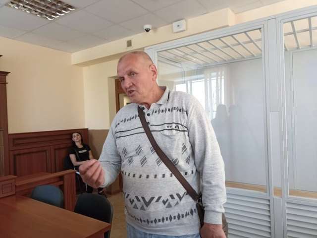 На Тернопільщині судять двох волонтерів, яких звинувачують у привласненні мільйонів_9