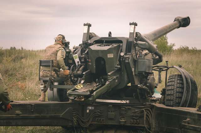 Саморухомі гаубиці FH70 уже нищать російських загарбників_5