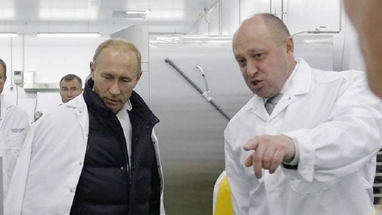 Кухарю Путіна не вдається зняти з себе європейські санкції