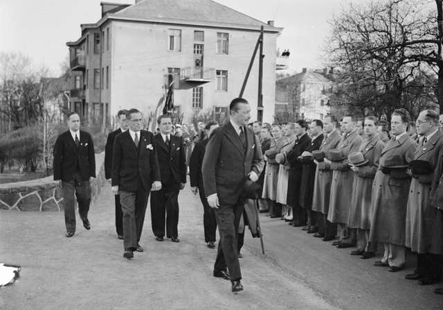 Маннергейм відвідує захід націоналістів із лав Академічної Карельської Спілки (Гельсинкі, 1938 р.)
