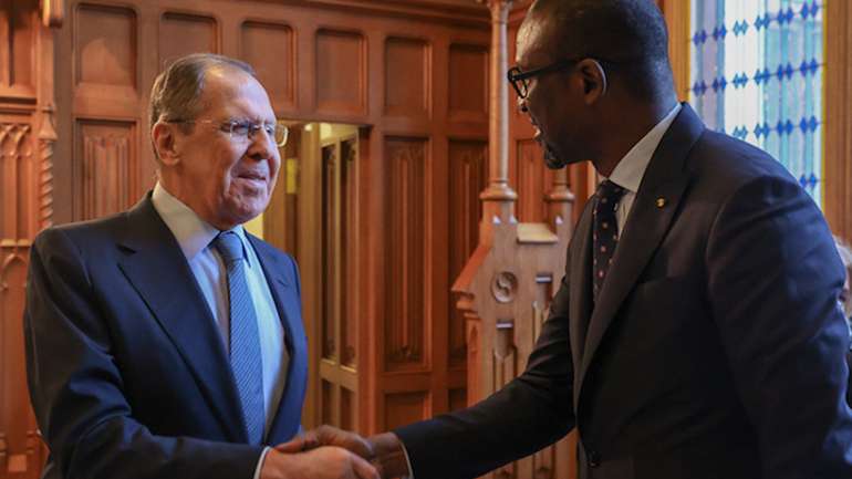 Уряди африканських країн готові пожертвувати Україною заради краденого зерна