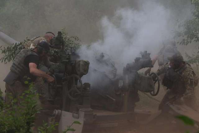 Гаубична батарея 44 окремої артилерійської бригади відпрацювала по скупченню росіян_5