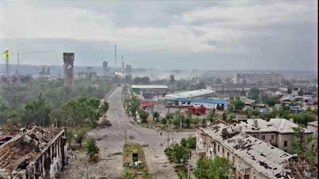 Вид на Сіверськодонецьк із Лисичанська (20.VI.2022)