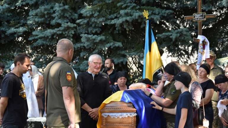 Полтавщина попрощалася з українським захисником, полеглим у бою на Донбасі