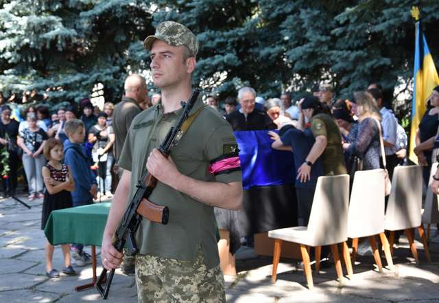 Полтавщина попрощалася з українським захисником, полеглим у бою на Донбасі_2