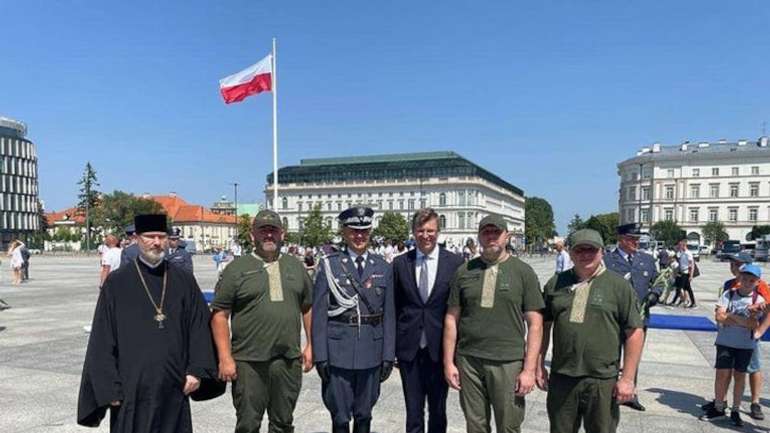 Хто випустив українських тюремників на свято до Польщі ?