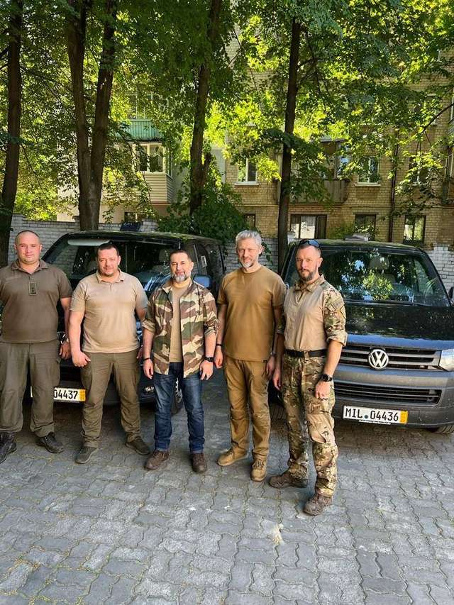 Литовці передали українським армійцям броньовані авто і дрони, – очільник Луганської ОВА_3
