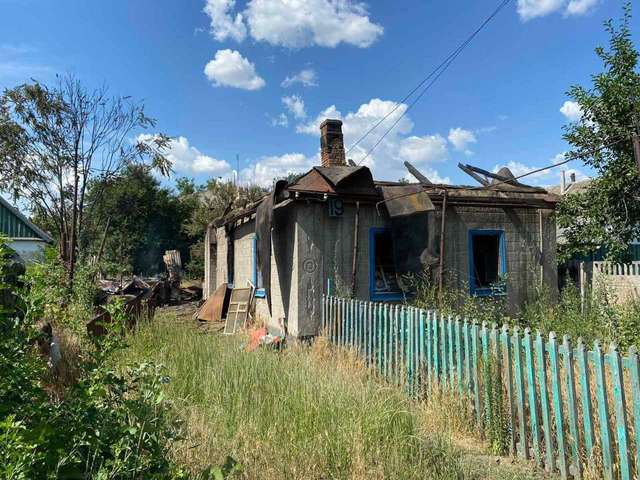 Росіяни зрівнюють із землею рідне місто Нестора Махна_5