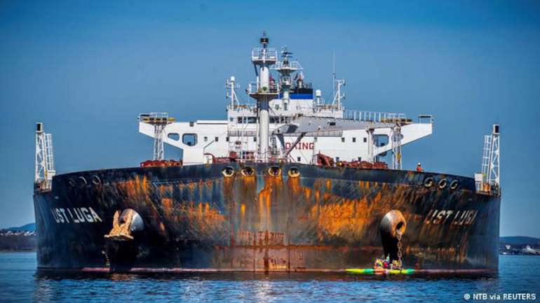 Європейські власники танкерів збільшили перевезення російської нафти перед ембарго, –WSJ