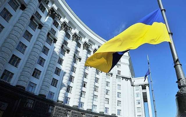 Сучасна еволюція українського держуправління дійшла до того, що Офіс президента під проводом Єрмака не дублює функції Кабміну, а безпосередньо керує урядом