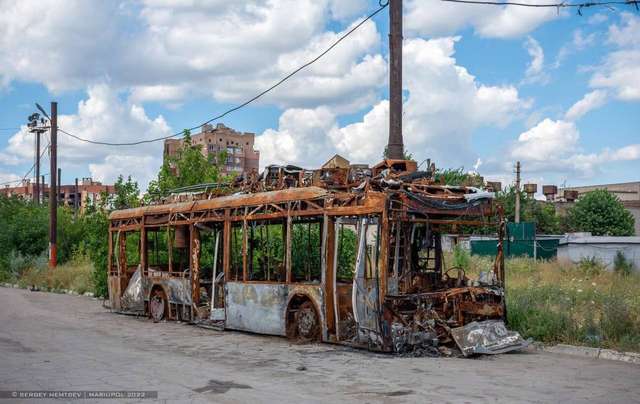 Окупанти планують запустити електротранспорт у Маріуполі, який знищено на 95%_1