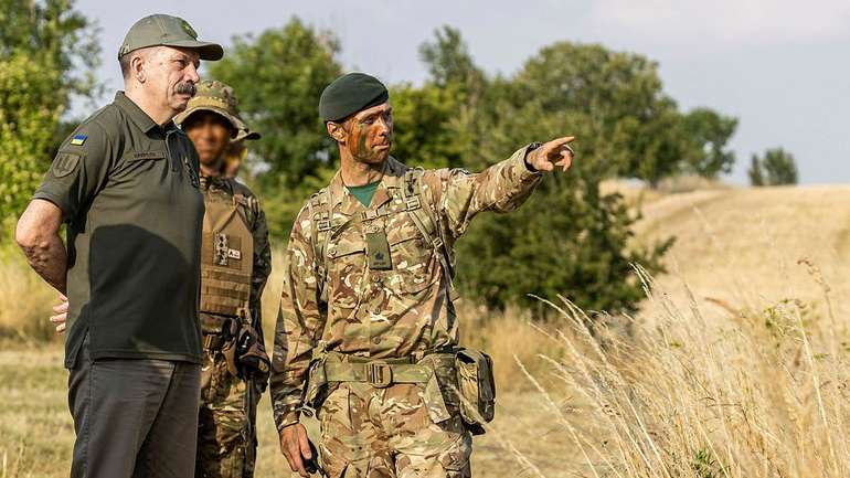 Заступник Міністра оборони зустрівся з воїнами, що проходять навчання у Великобританії