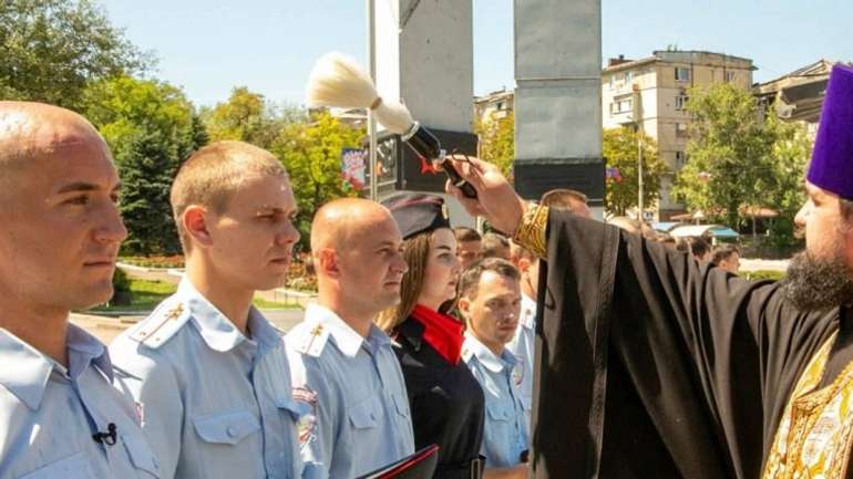 Лави окупантів поповнили 27 поліціянтів із Маріуполя