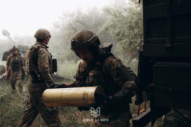 Боги війни: підрозділ вовків «Да Вінчі» показав силу артилерії_1