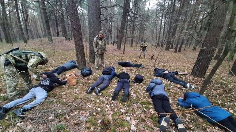 ДПСУ відзвітувала про затриманих на західному кордоні правопорушників