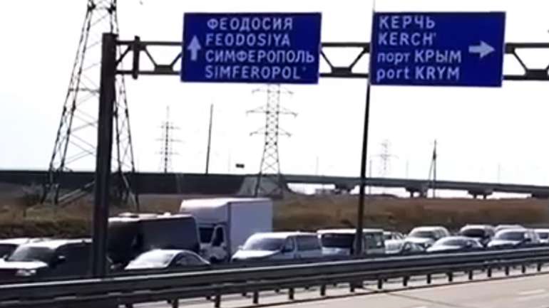 Щури тікають із корабля, поспіхом залишаючи «острів» Крим