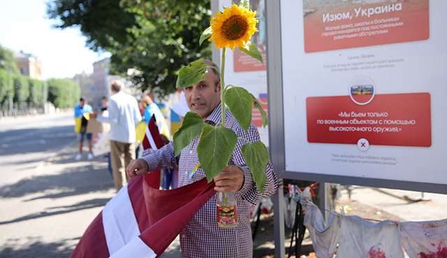 Латвійці закликали світ притягнути РФ до відповідальності за геноцид українців_4