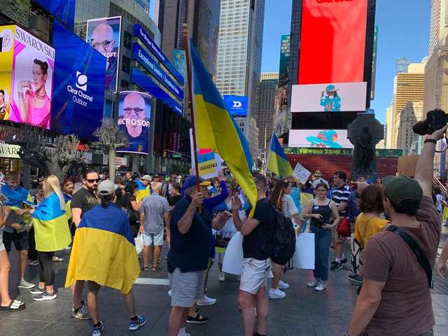 Українці в Нью-Йорку закликали не допустити судилища над захисниками Маріуполя_7