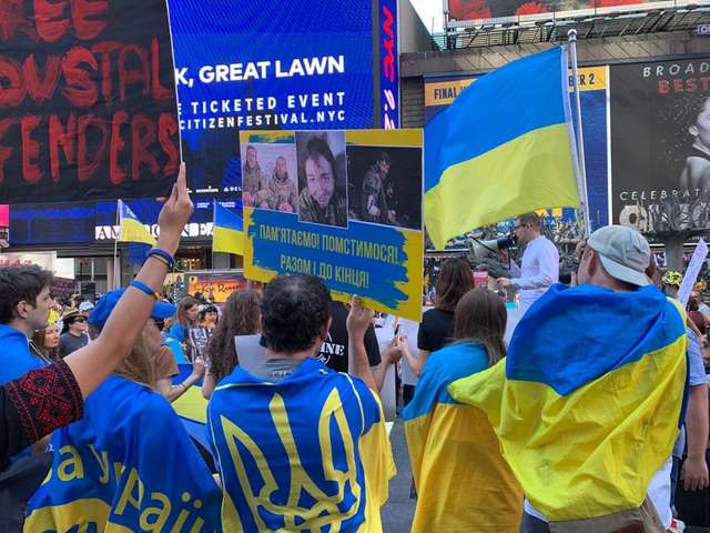 Українці в Нью-Йорку закликали не допустити судилища над захисниками Маріуполя_10
