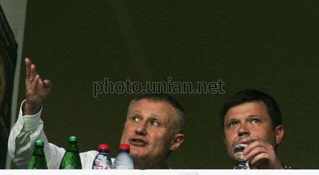 Побратимами у батальйоні «Монако» брати Суркіси та Жеваго стали ще у 1990-х роках. У 2020-х нардеп від проросійської ОПЗЖ через голову СБУ Баканова забезпечив Жеваго операцію «Прикриття»