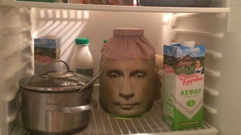 Цивілізований світ мусить перестати турбуватися про збереження обличчя Путіна