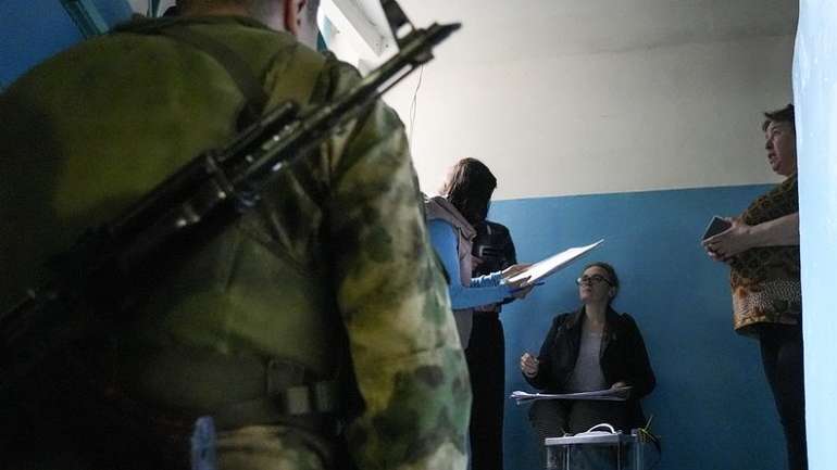 Влада КНР визнає голосування під дулом російського автомата «референдумом»