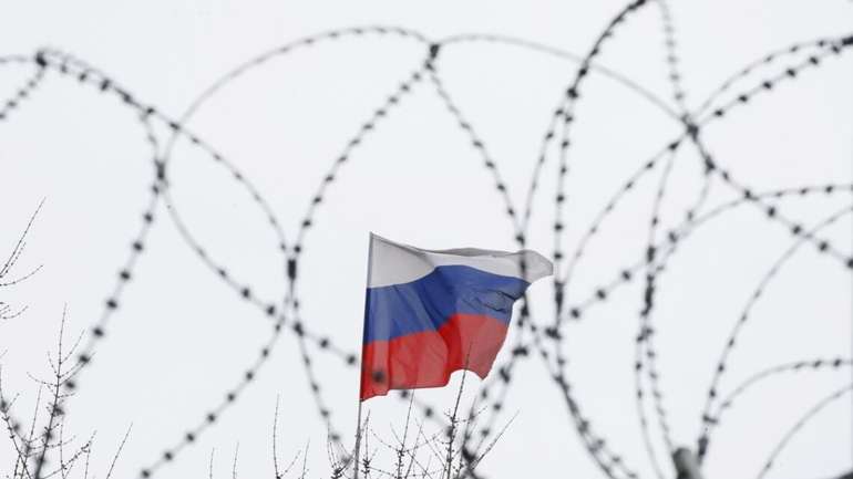 Ще дві країни закликали своїх громадян негайно покинути росію