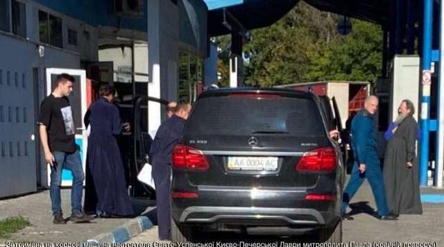 ФСБшні попи почали вивозити церковні цінності за кордон_1