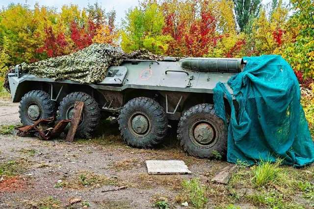 На Чернігівщини виявили схрон із російською бронетехнікою_1