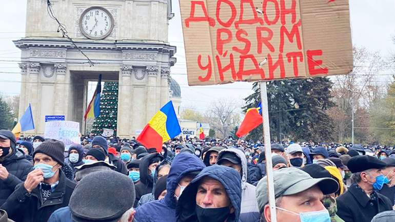 Молдові слід невідкладно очиститися від проросійських політиків
