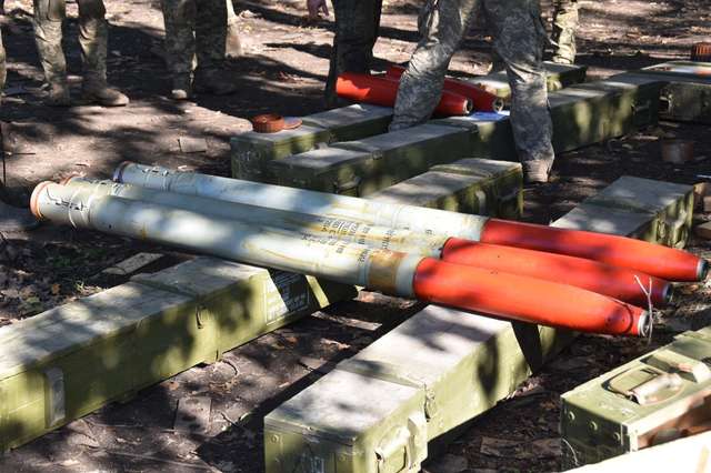 «Русский Иван, сдавайся», – у штабі ООС підготували агітацію для солдатів ЗС РФ_5