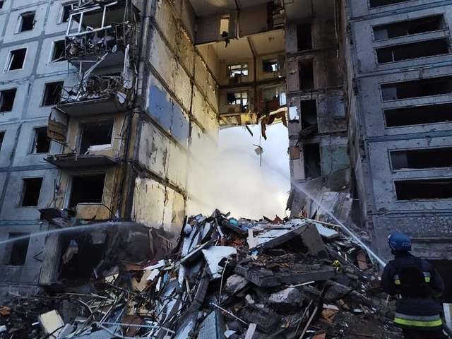 Вночі окупанти завдали ракетних ударів по Запоріжжю. Загинуло 17 людей._1