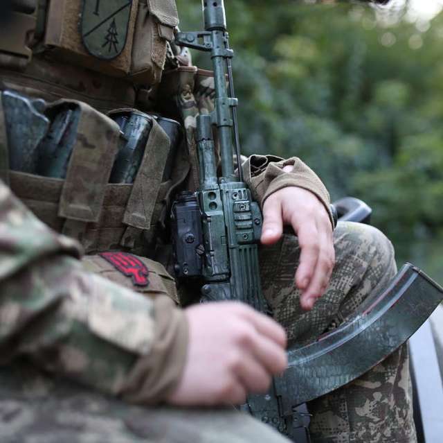 Росіяни скінчаться раніше, ніж бажання боронити Україну, – боєць Нацгвардії_1