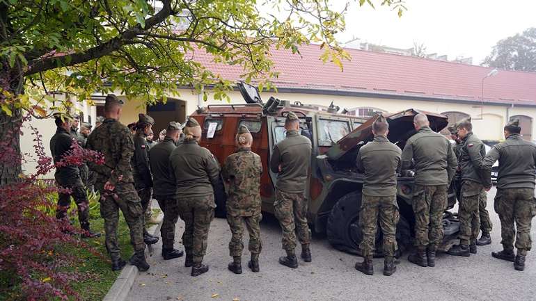 «Аналогов нет»: воїни ЛитПолУкрбриг ознайомилися з російською військовою технікою