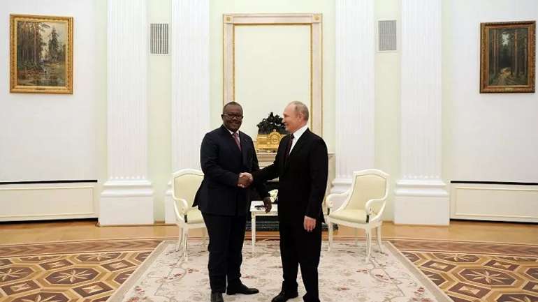 Президент Ґвінеї-Бісау як «рятівний жилет» карлика із Кремля