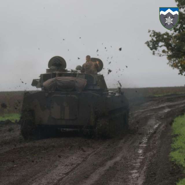 Штурмовики 10 бригади показали, як випалюють російську нечисть у степах Донбасу_7