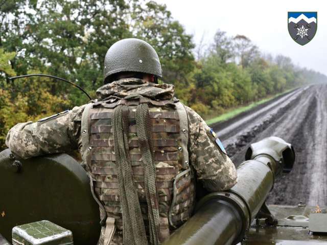 Штурмовики 10 бригади показали, як випалюють російську нечисть у степах Донбасу_1