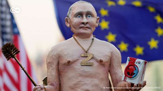 Десятки тисяч людей вийшли у Празі на мітинг на підтримку демократії_1