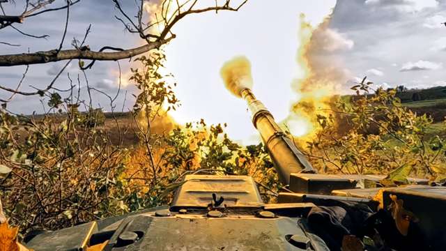 Українські танкісти прицільно влучають в окупантів на Донеччині_7