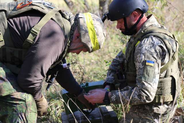 Сапери 66 ОМБр показали, як розміновують звільнену Донеччину_5