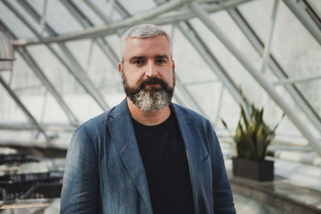 Мартин Андрій Геннадійович — український вчений, завідувач кафедри землевпорядного проектування Національного університету біоресурсів і природокористування України, доктор економічних наук (2013), професор (2020), член-кореспондент Національної академії аграрних наук України (2020), член правління Спілки землевпорядників України, заступник Голови Ради Асоціації «Земельна спілка України»