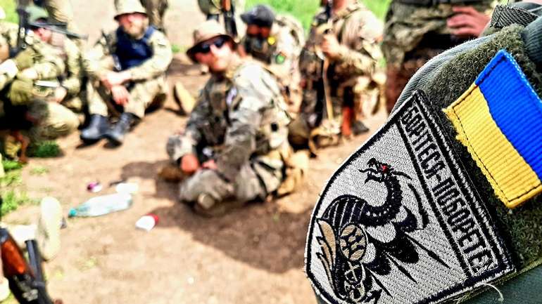 Морпіхи з бригади імені Білинського «приземляють» російські дрони на Сході