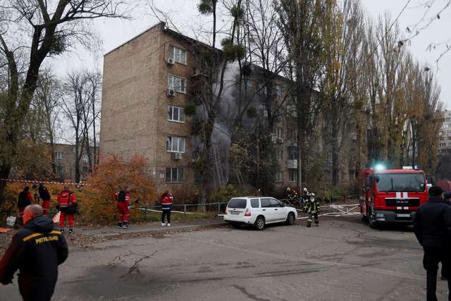 Окупанти завдають масованого ракетного удару по Україні_4