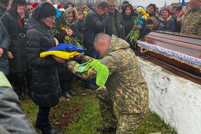 Вінниччина простилася з двома захисниками-нацгвардійцями_5