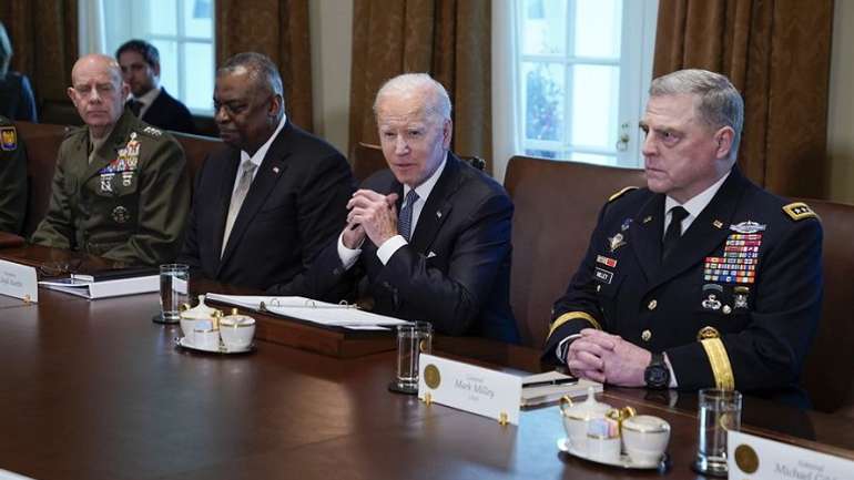 Навіщо США розтягують перемогу України у часі?